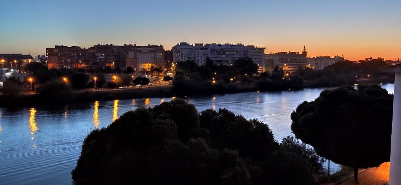 Apartamento Con Vistas Al Rio Guadalquivir En Triana, Sevilla Zewnętrze zdjęcie
